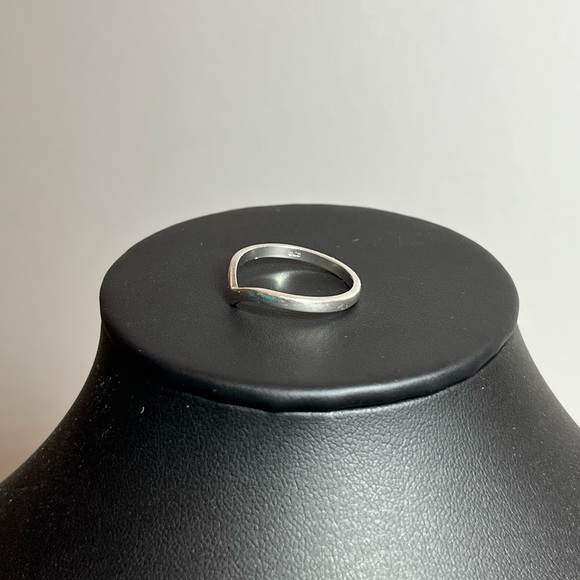 Sterling silver wishbone ring - Picture 3 of 4